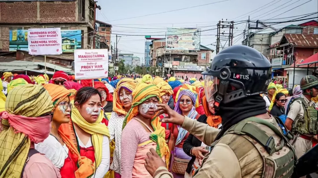 আবারও উত্তাল মণিপুর: পুলিশের সাথে ভয়াবহ সংঘর্ষে আহত ৩০